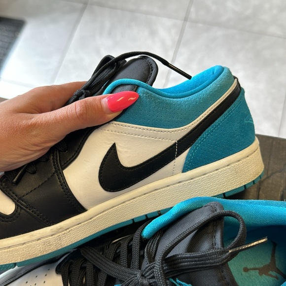 Air Jordan 1 Low SE - Picture 12 of 14